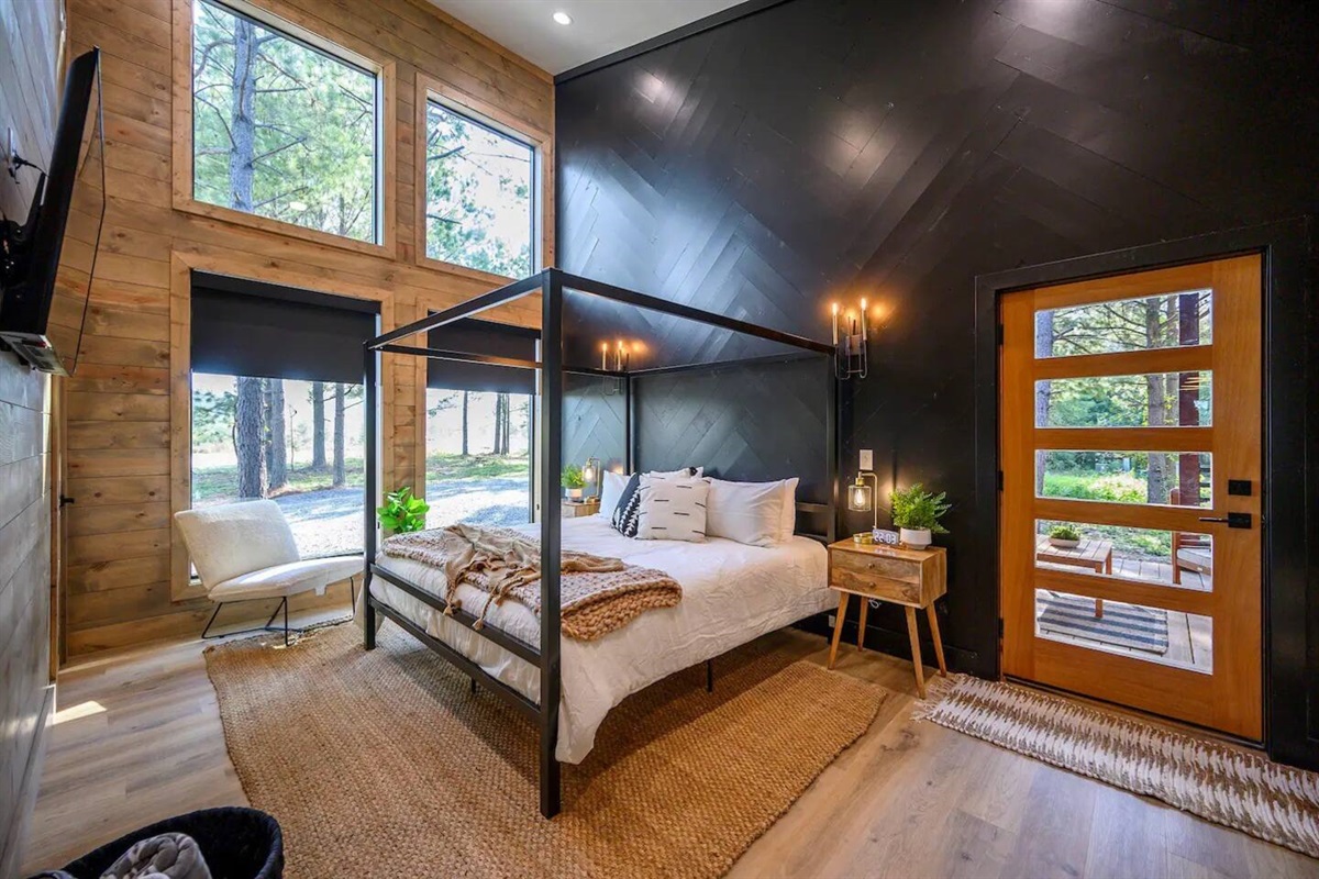 We absolutely loved the property! SO peaceful, & luxurious. It was PERFECT! We definitely plan to book in again! Thank you!