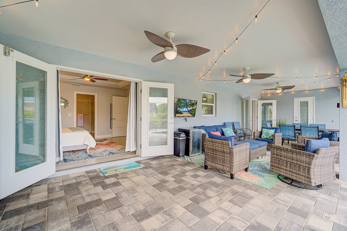 Lanai w/ French doors to Master
