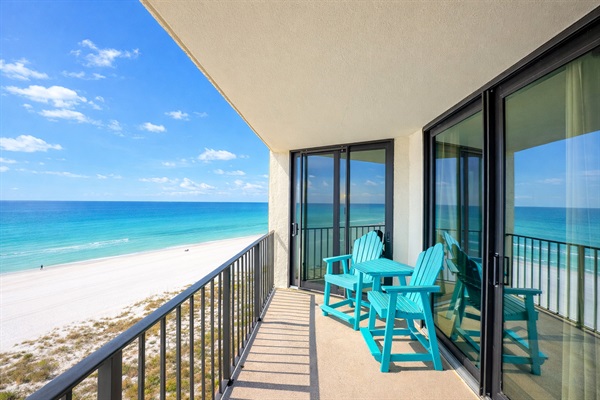 Balcony with seating