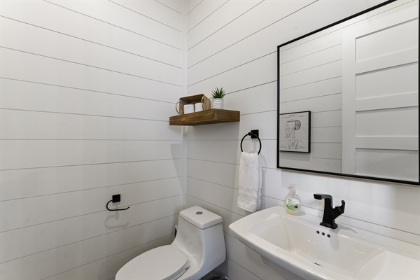 Powder bath downstairs