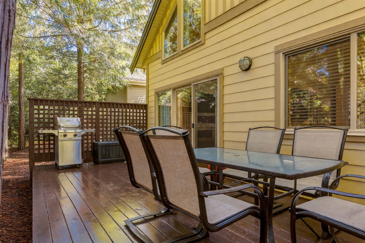 Private back deck with BBQ
