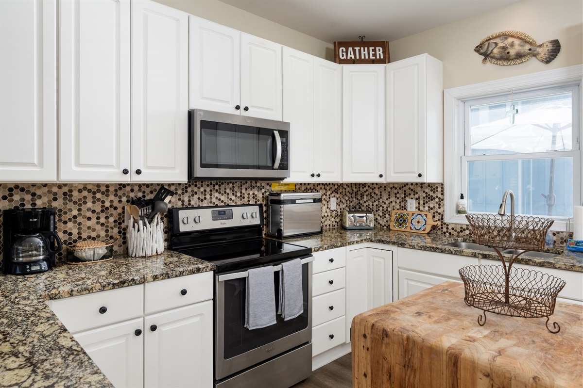 Fully Stocked Kitchen