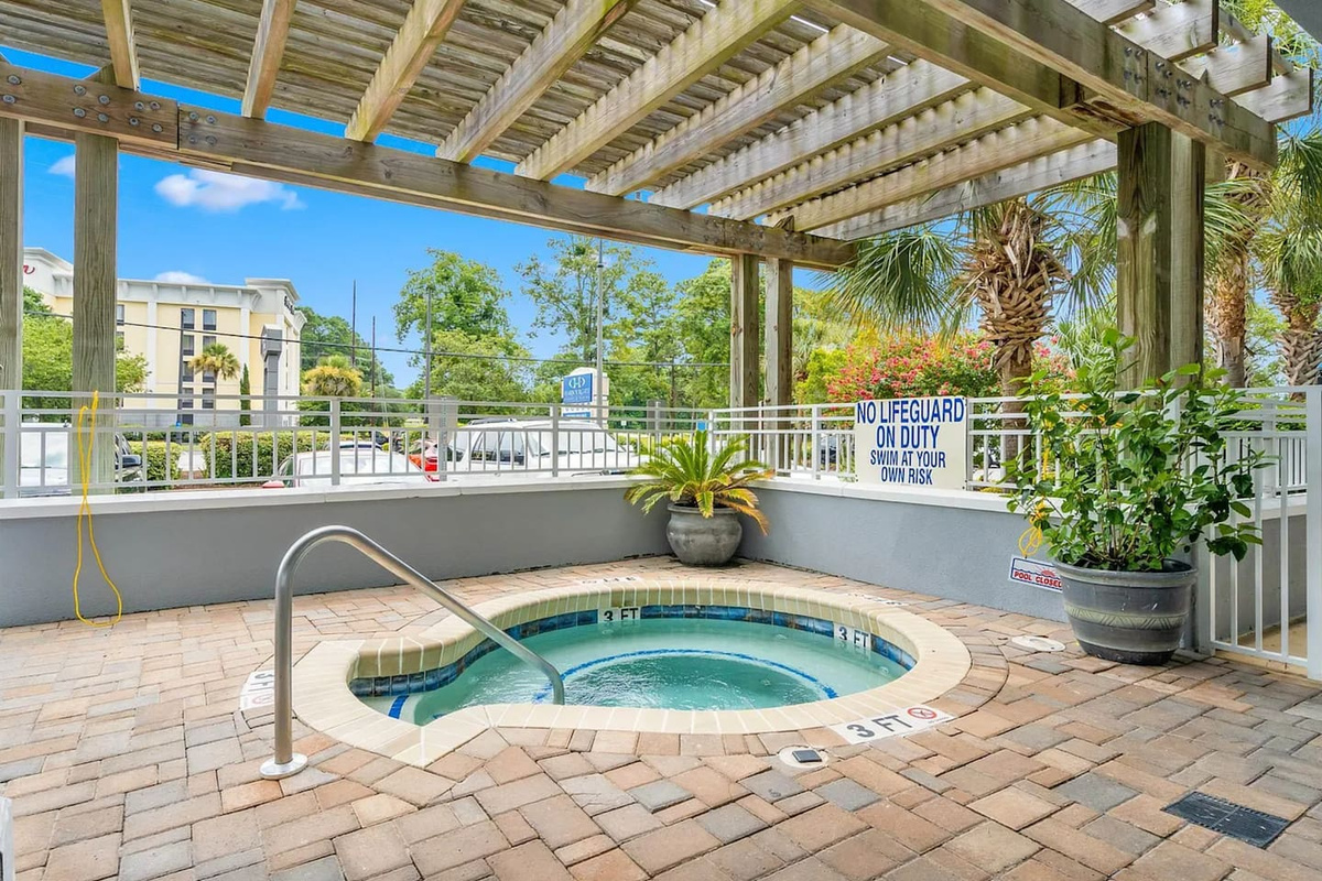 Modern pool space