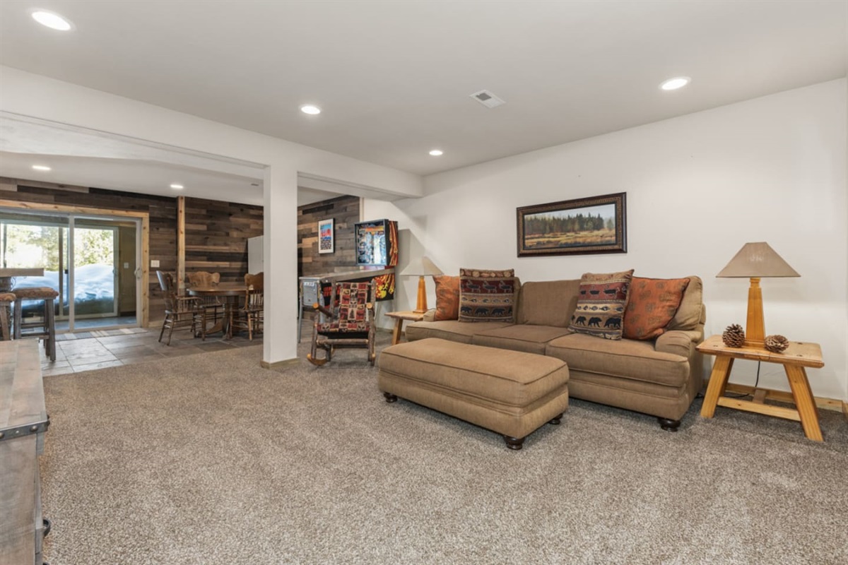 Ground Floor Living Area #3 – SmartTV 