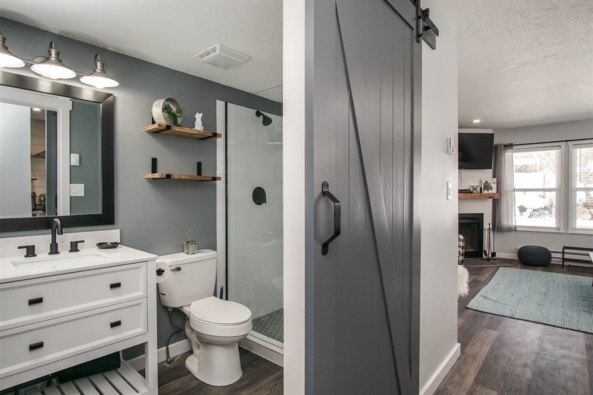 Stylish bathroom with modern finishes and a clean, fresh feel.