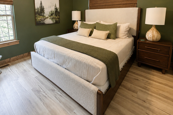Upper level King bedroom
