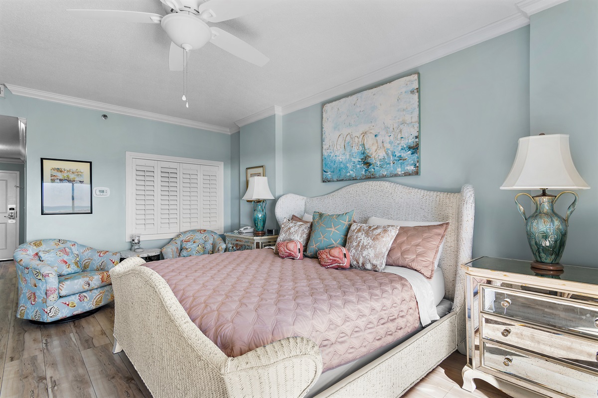 Private Master Suite Bedroom 1 Seating area