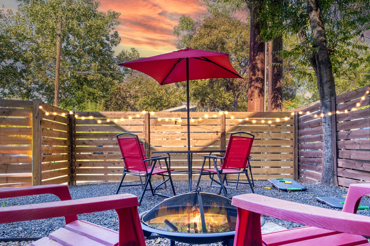 outdoor dining area, fire pit