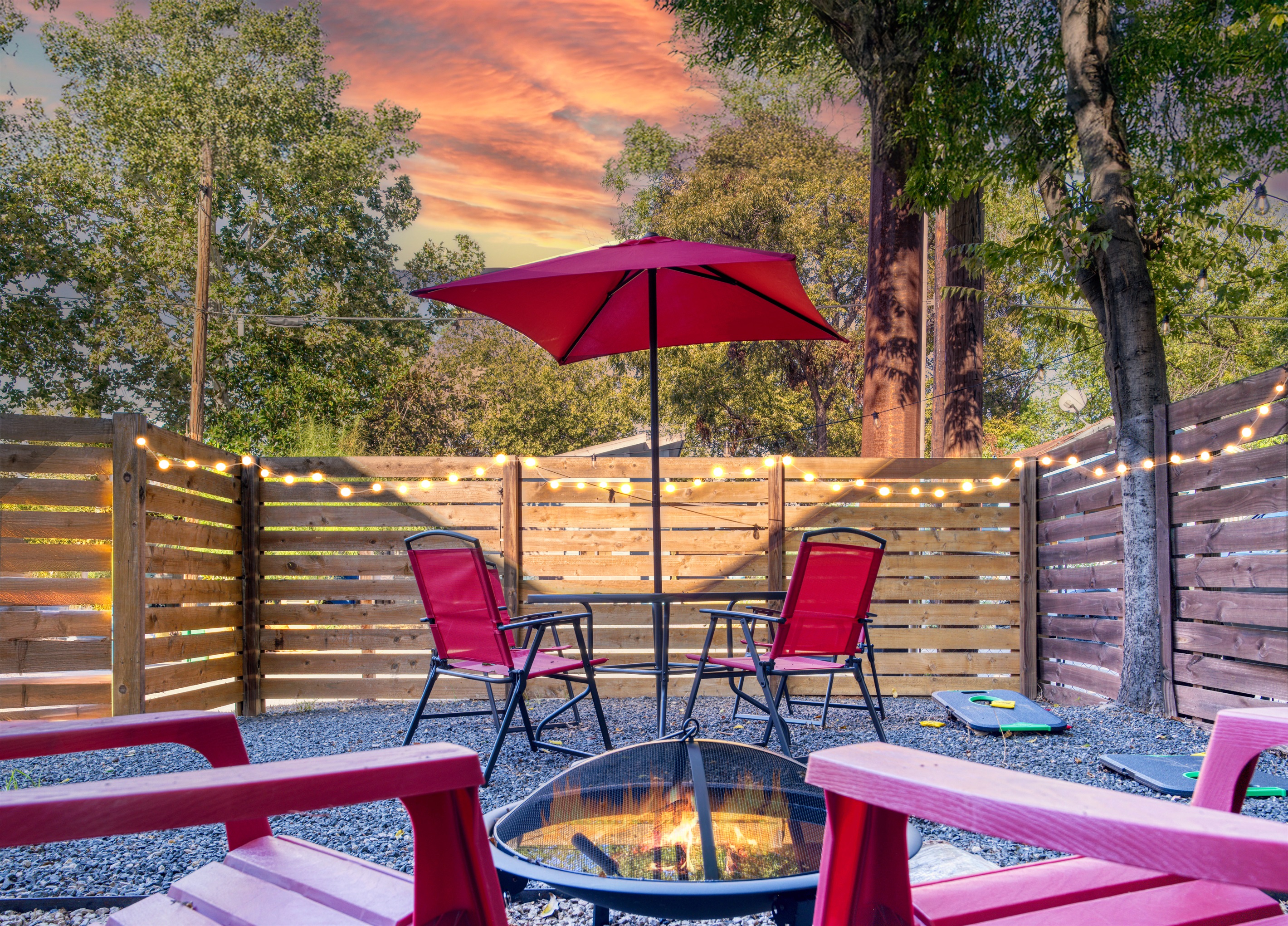 outdoor dining area, fire pit