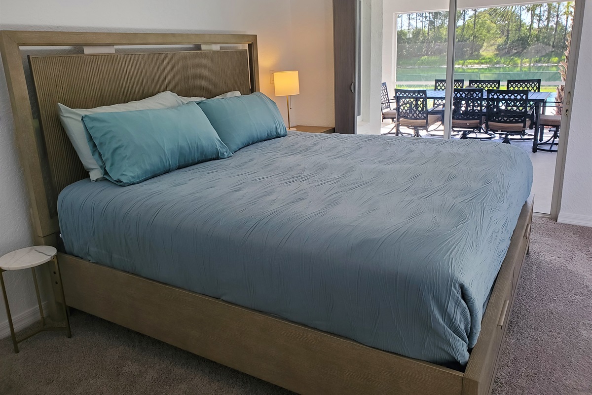 King Bedroom with lanai access