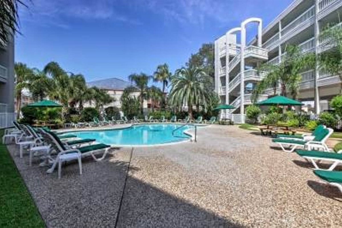 Galapagos GetAWay 162 Team Mamo Realty, Inc.