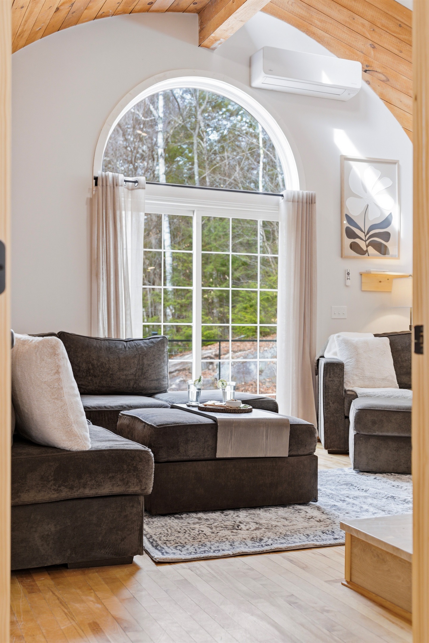 After a day on the slopes, melt into our plush oversized sofa, comfort designed for the whole family to gather.