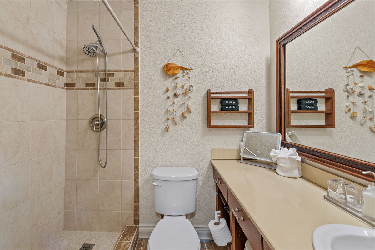Ensuite full bathroom in the primary bedroom