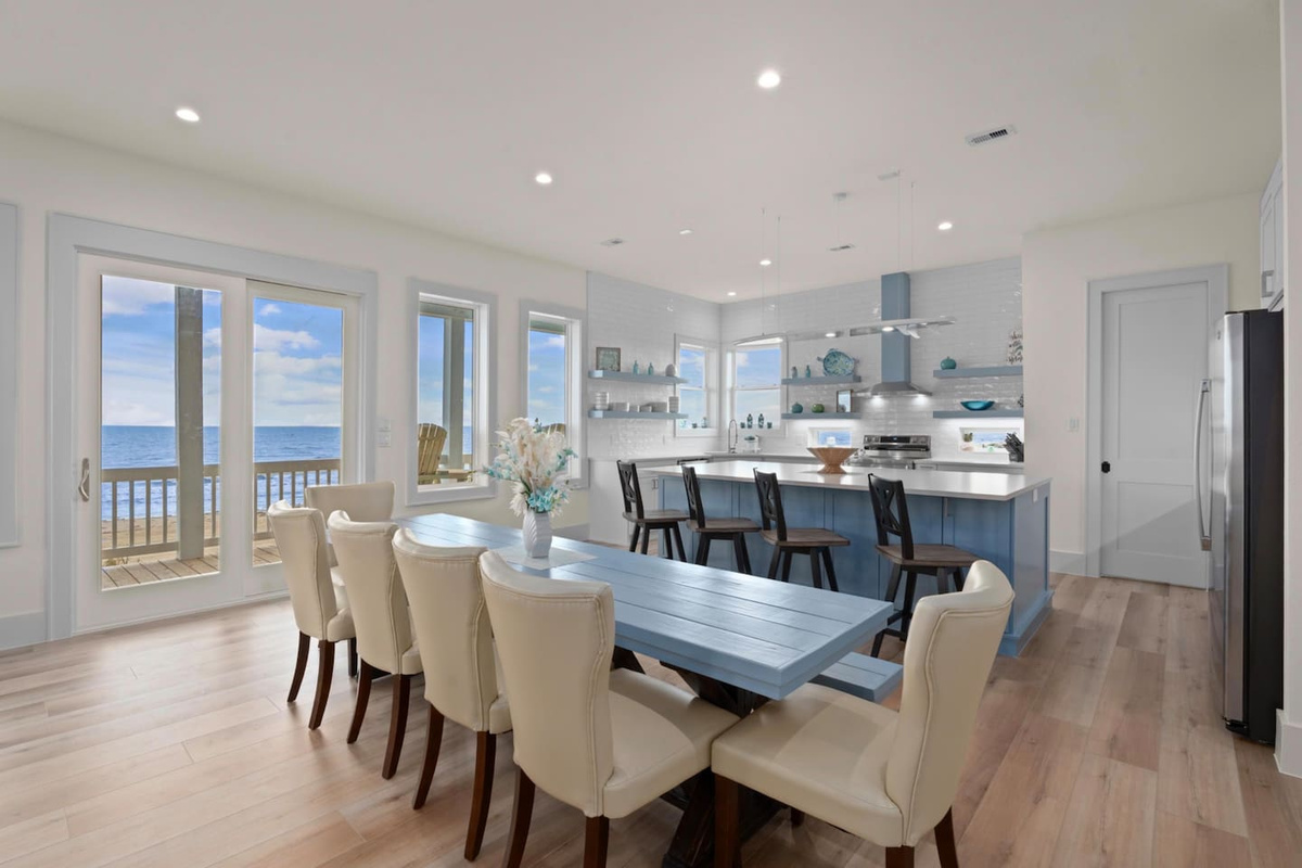 Main Dining Area 
