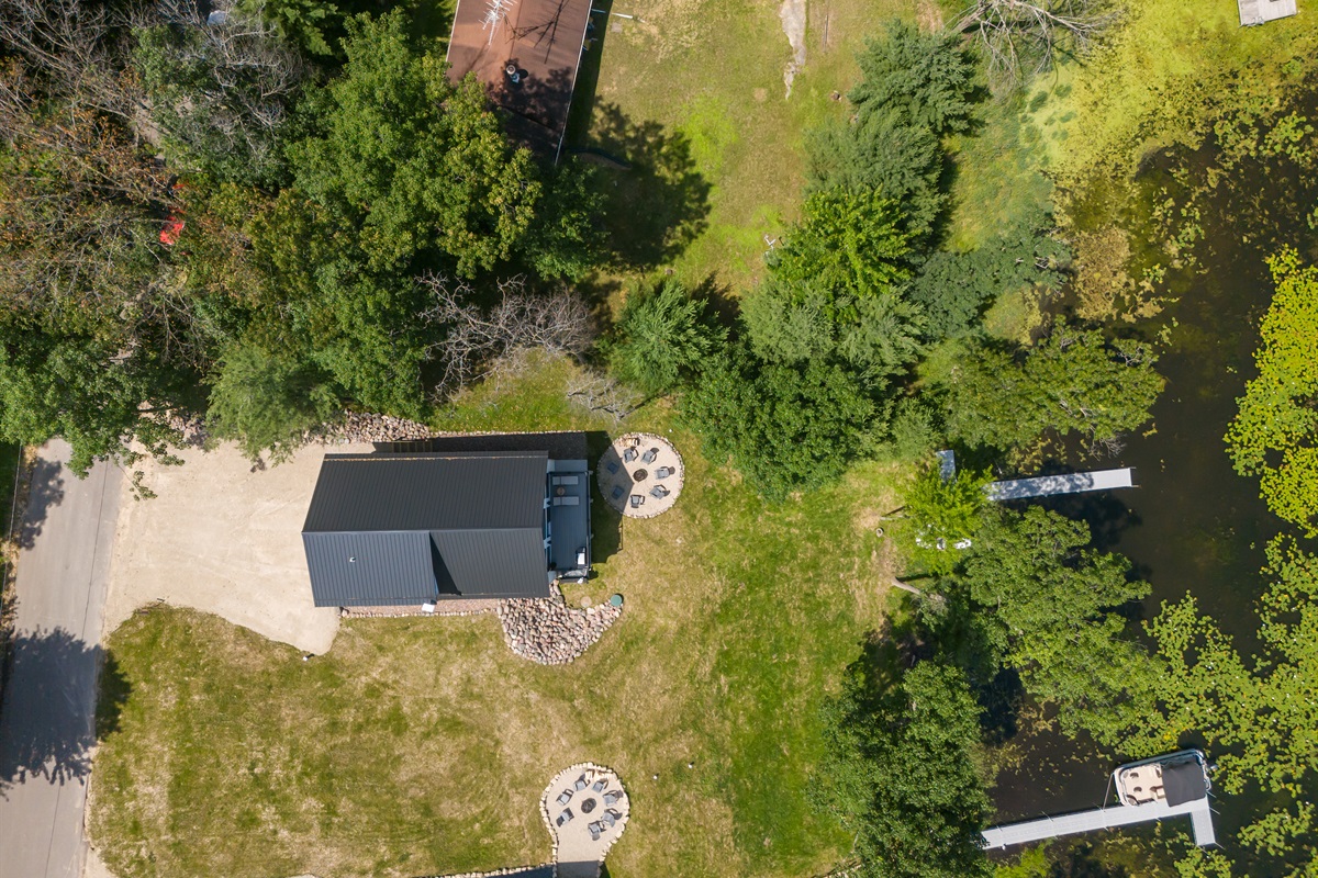 Whether you're here to unwind or dive into lake adventures, Lake Luxury’s unbeatable location puts it all right at your doorstep.