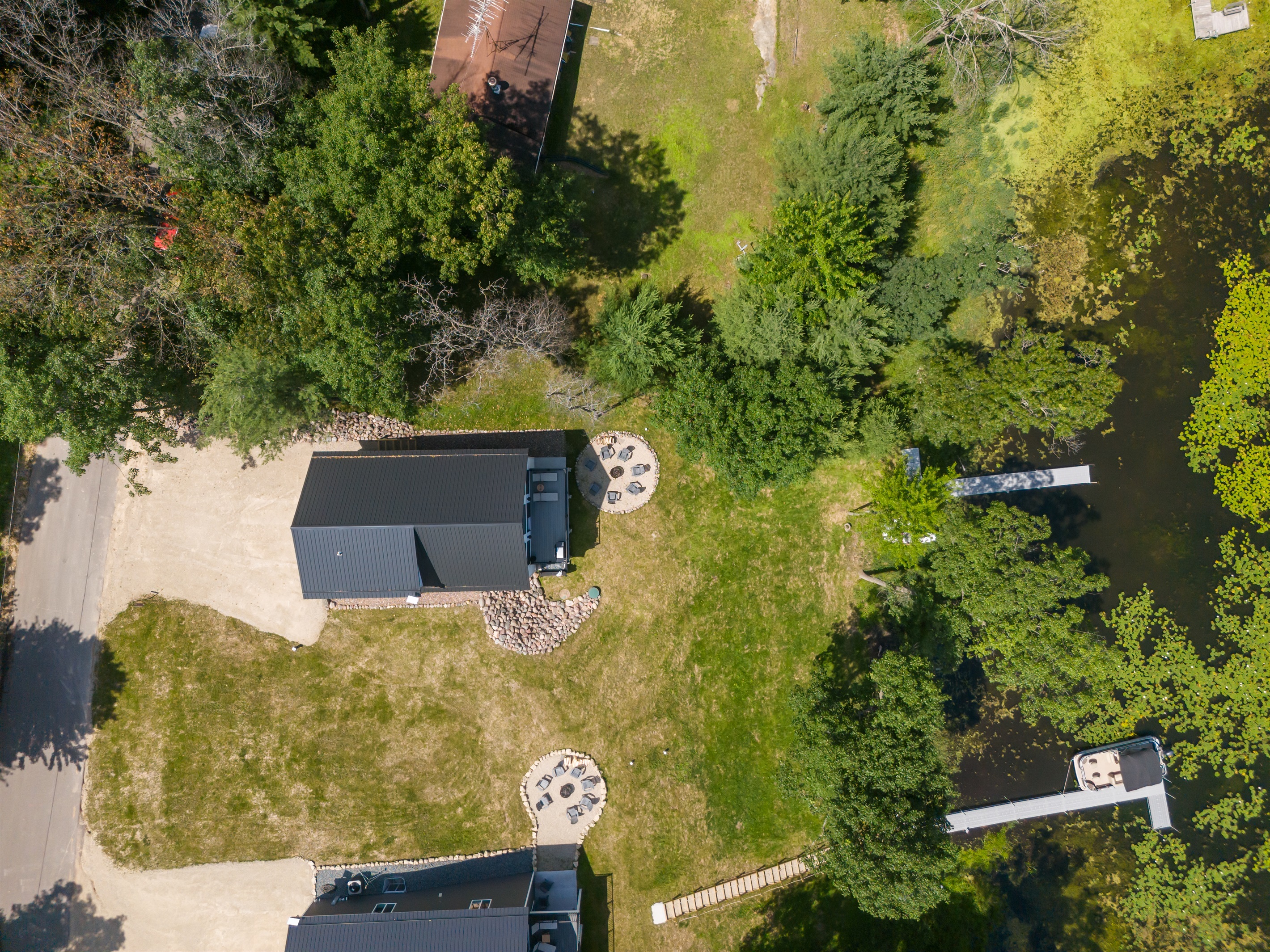 Whether you're here to unwind or dive into lake adventures, Lake Luxury’s unbeatable location puts it all right at your doorstep.
