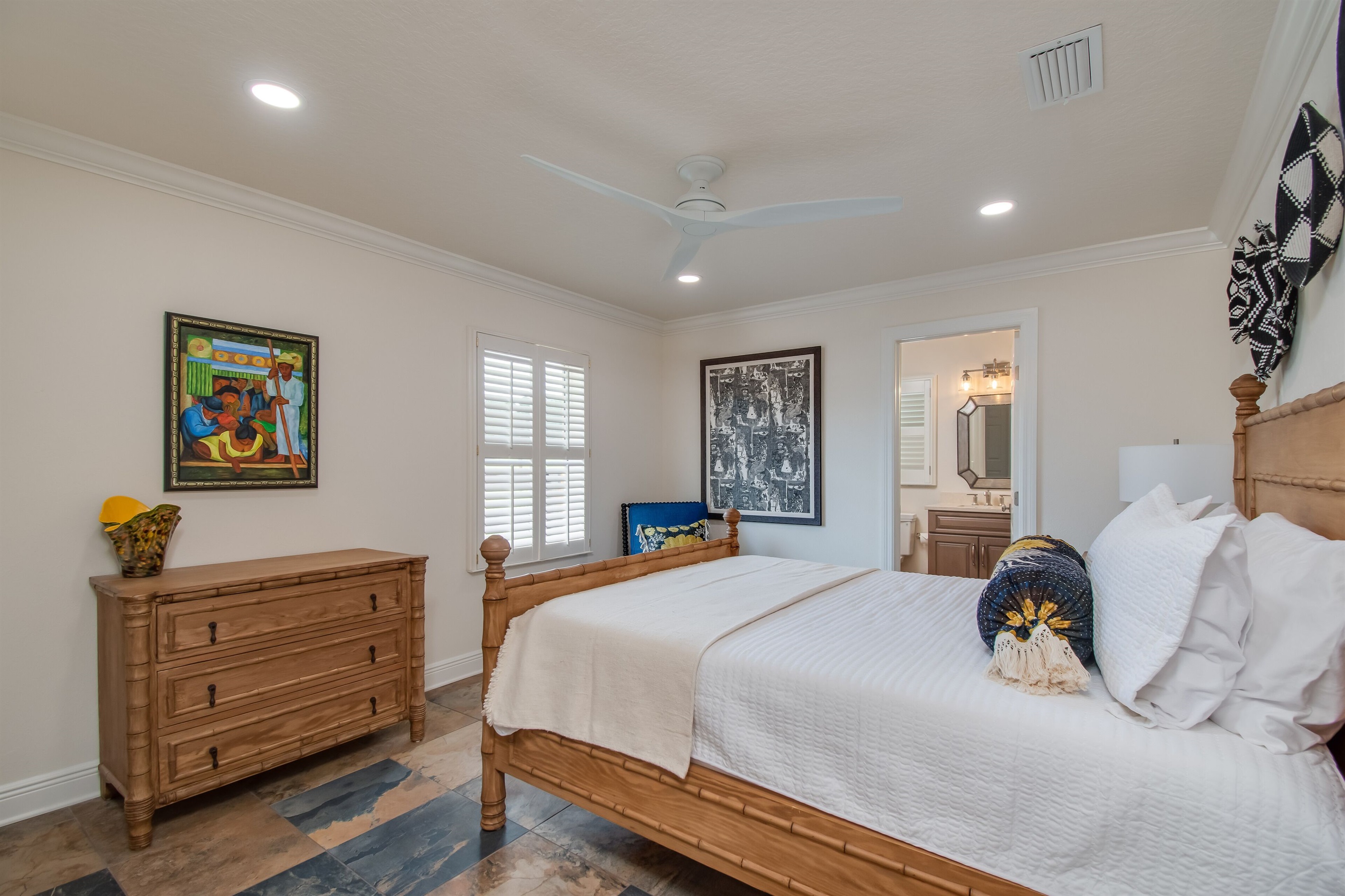 Bedroom 3 with king