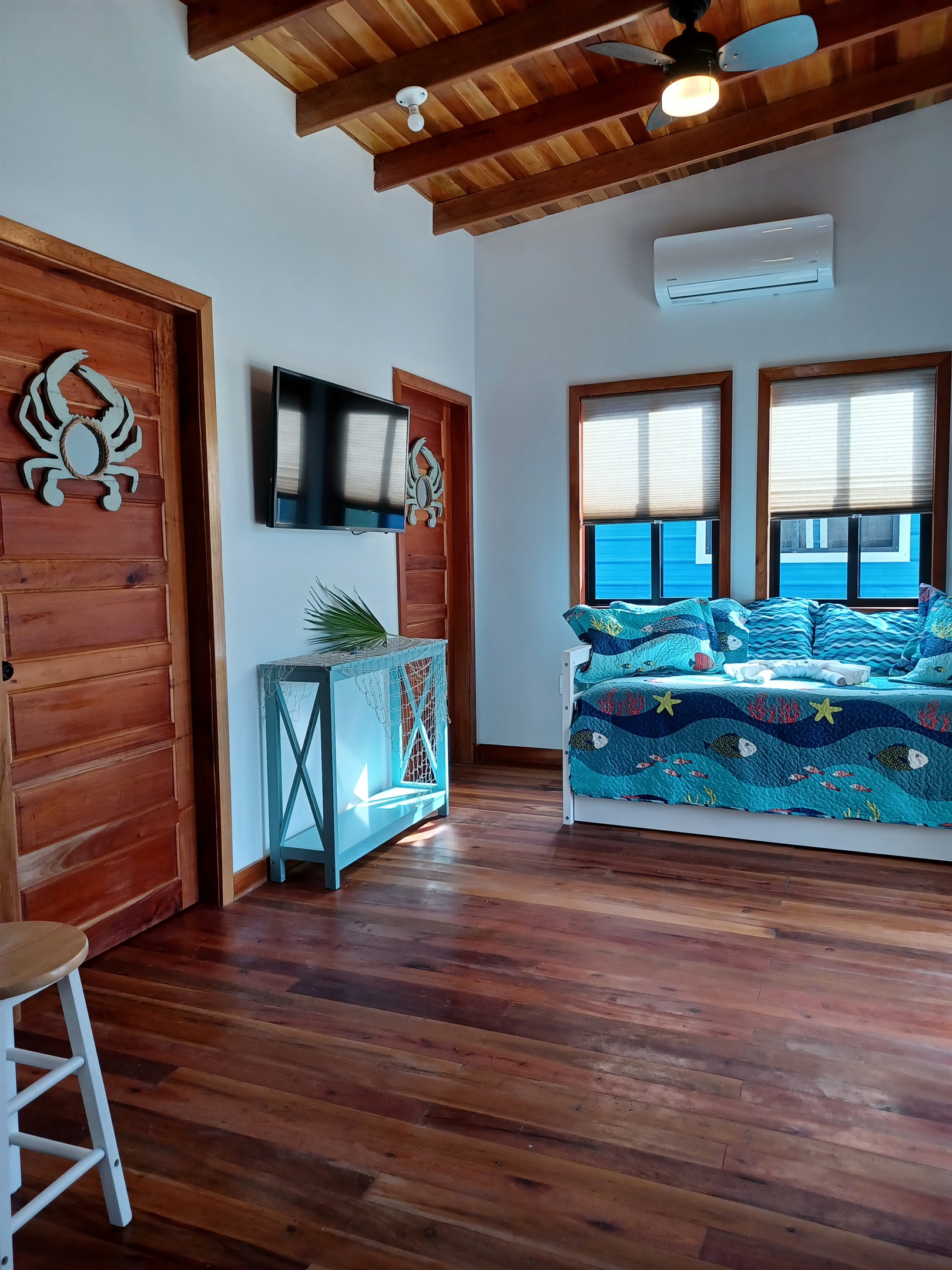 Seahorse sitting area with Air Conditioning