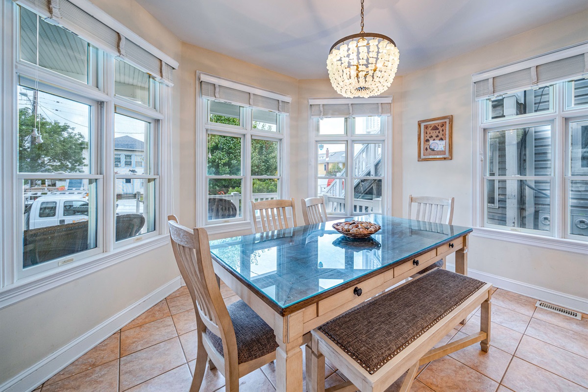 Dining table which can seat six!