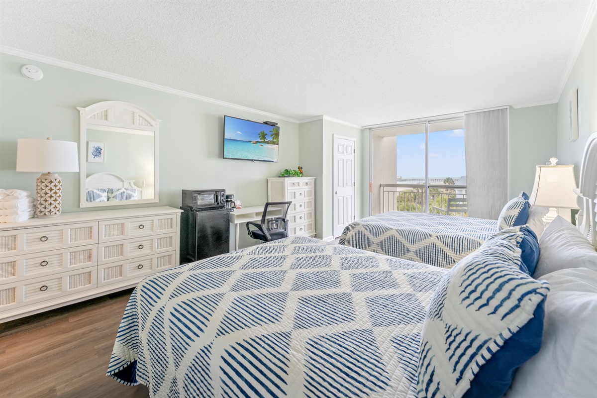 2nd Bedroom - Double Queens