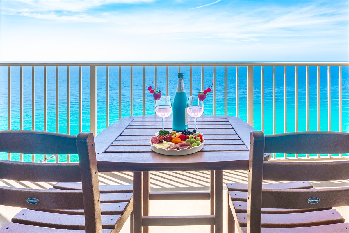 Lunch with a view of the emerald water