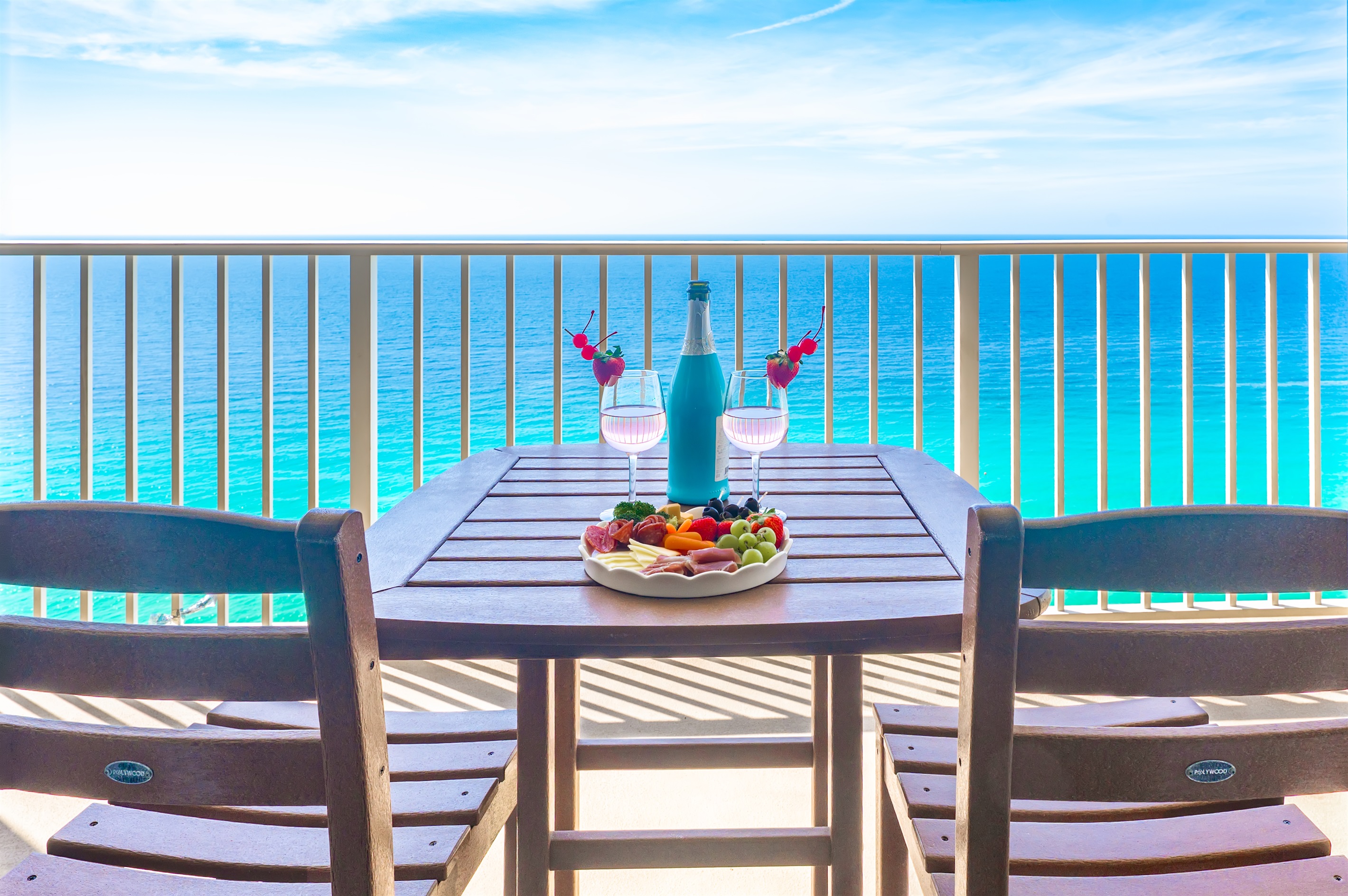 Lunch with a view of the emerald water