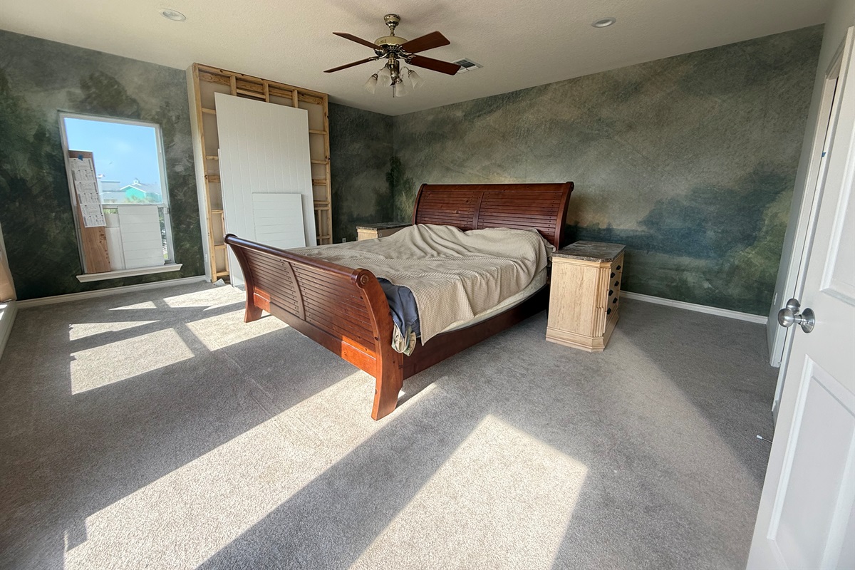 The Intercoastal Primary Suite is nearly complete. The fireplace is in progress, and will be similar to the Seafarer Suite 