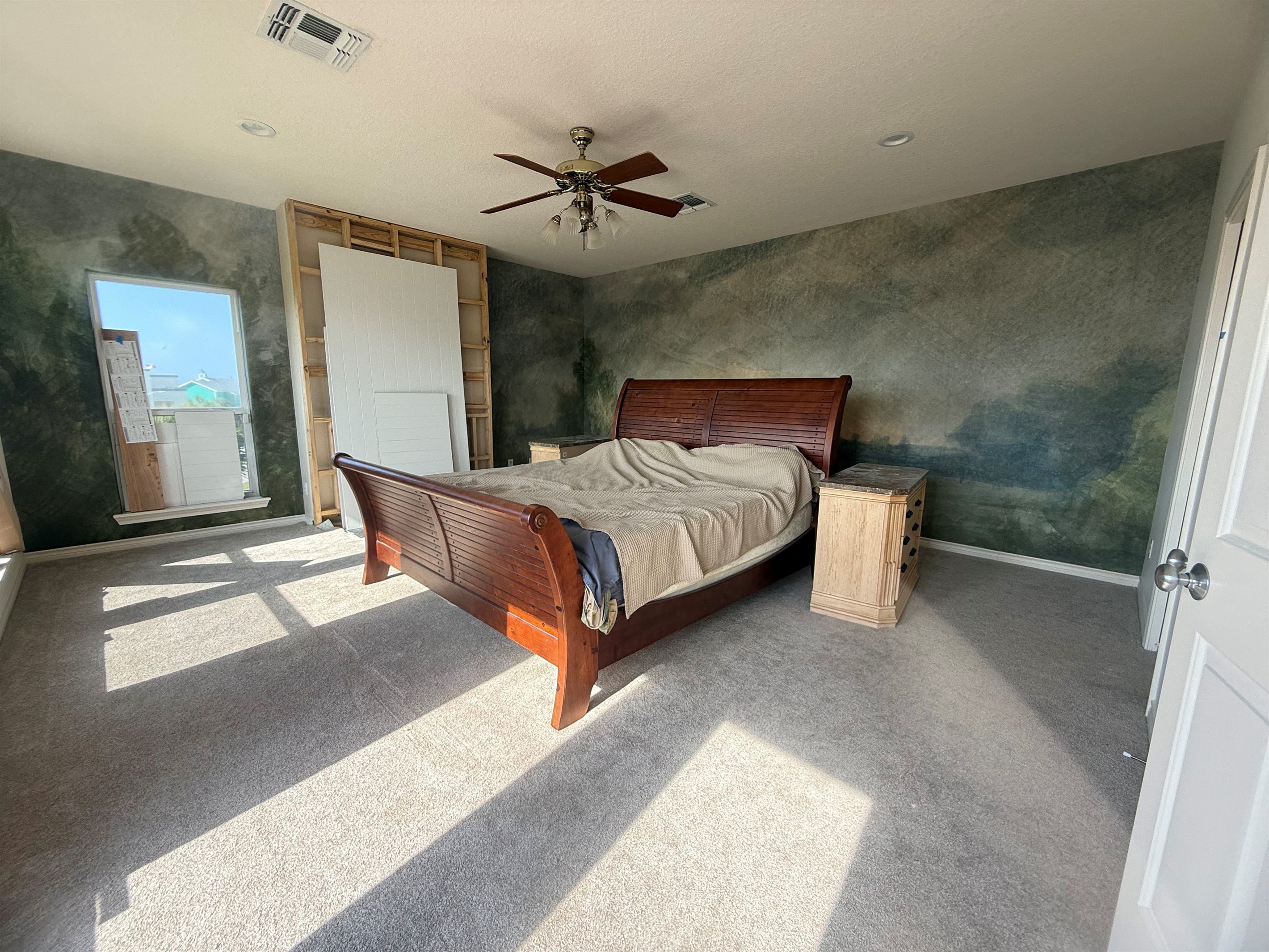 The Intercoastal Primary Suite is nearly complete. The fireplace is in progress, and will be similar to the Seafarer Suite 