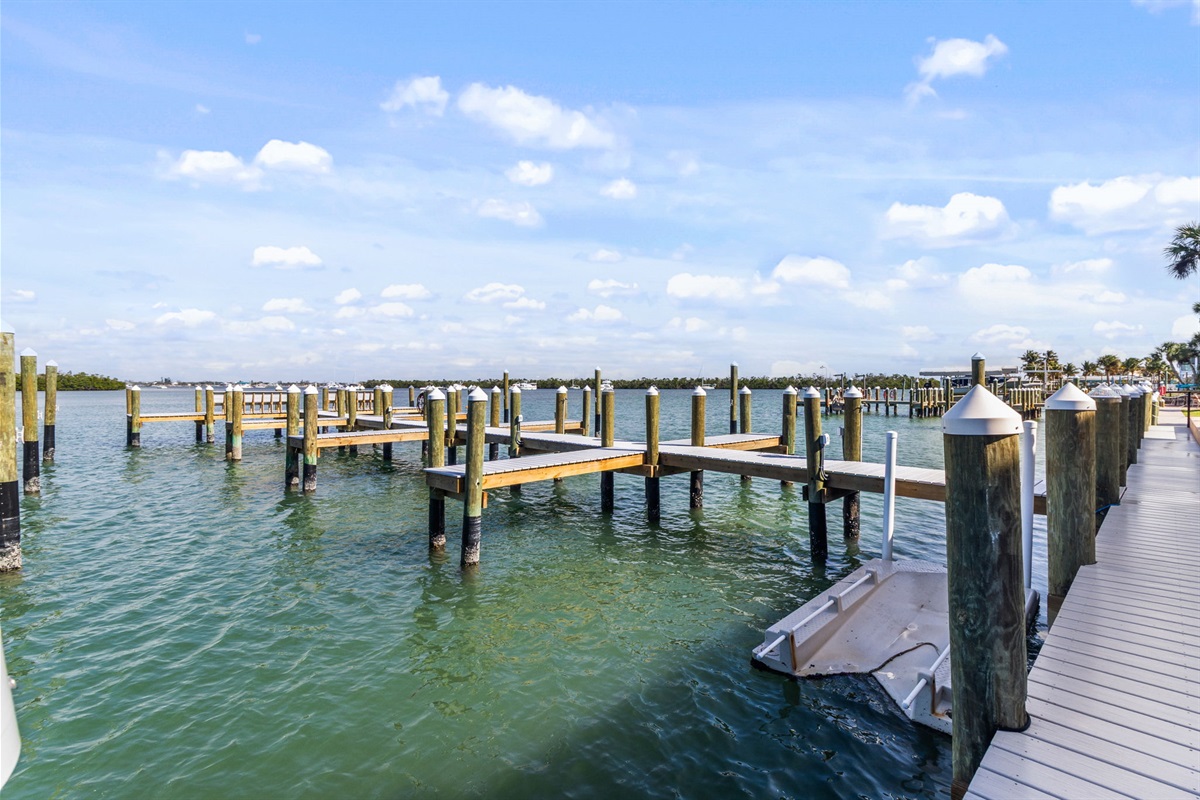 Brand new dock (2025). Bring your boat and dock it for free!