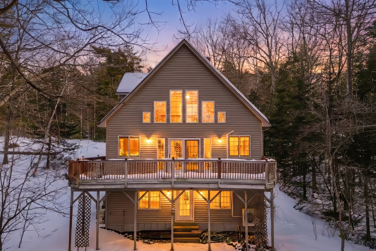 Experience all that beautiful Westport Island has to offer at Osprey Overlook! 