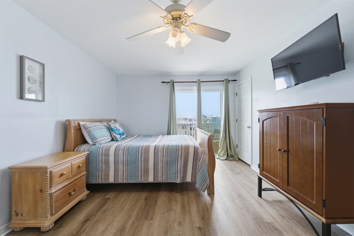 2nd Upstairs Bedroom