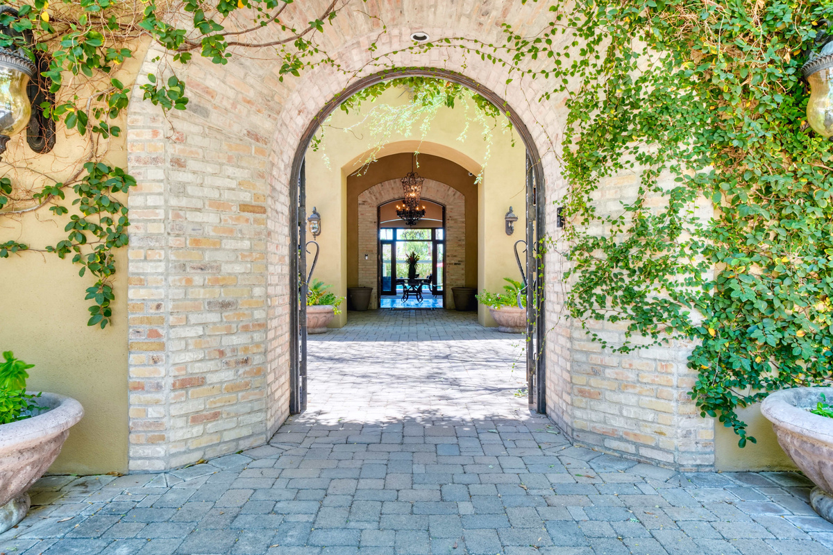 EPIC Sweetwater Estate | 5BR, Pool, Hot Tub & Casita — EPIC Sweetwater Estate | 5BR, Pool, Hot Tub & Casita, Scottsdale, Arizona — photo 54