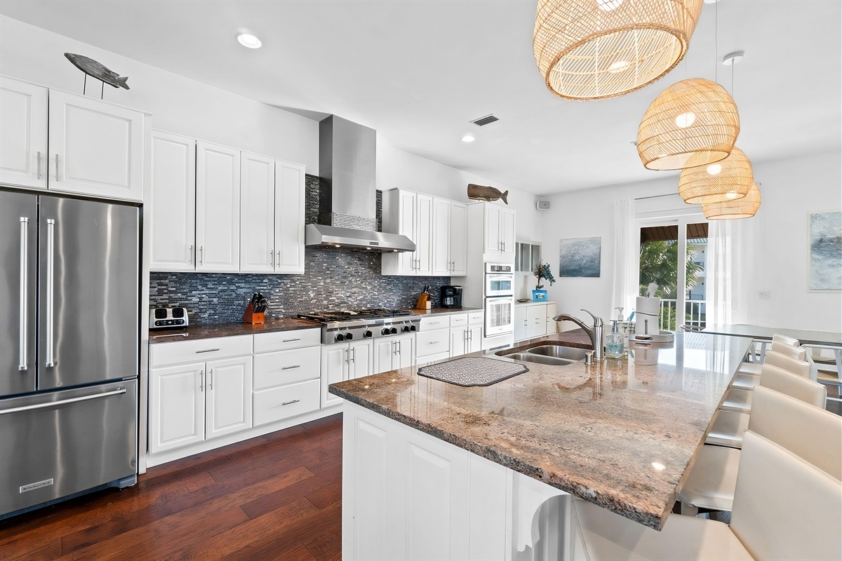 Kitchen/Breakfast Bar