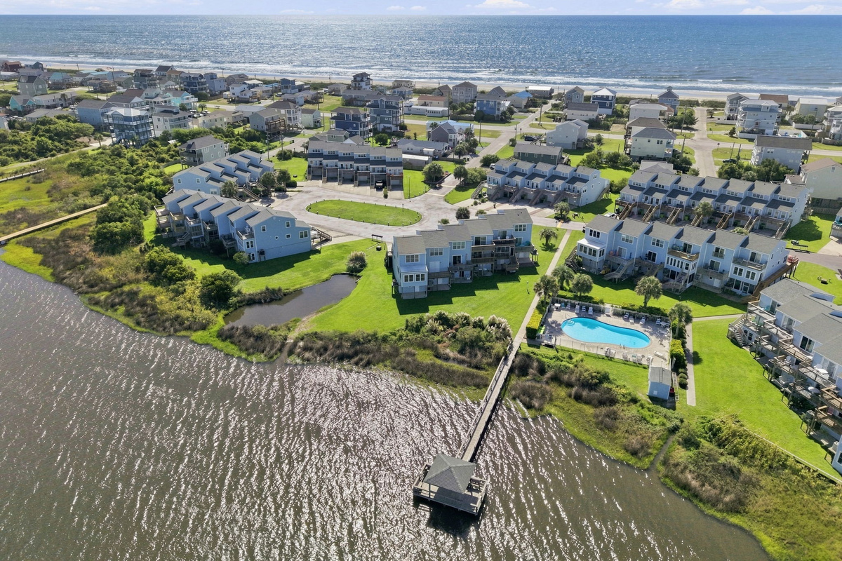 Take in sweeping vistas of the sparkling ocean, lush marshlands, and community amenities from high above.