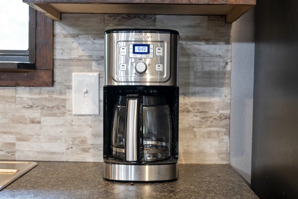 Drip coffee maker; Keurig available too.