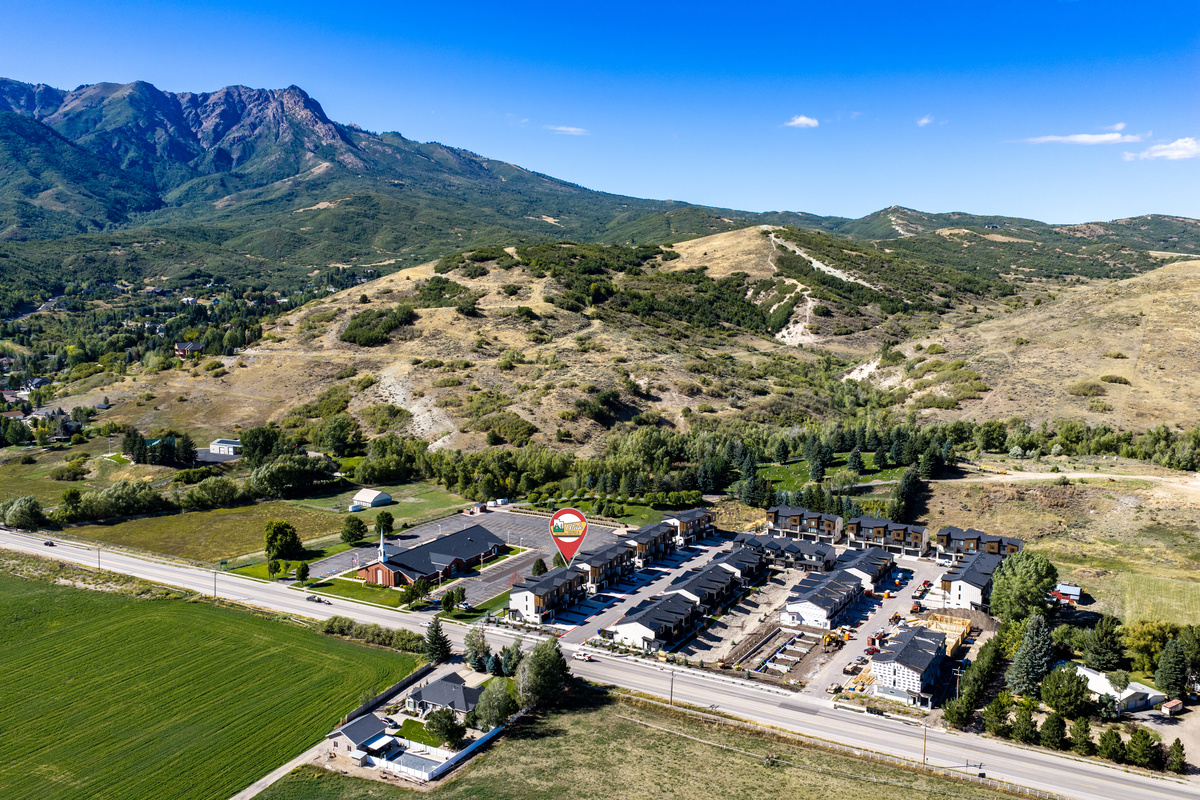 Powderline Lodge sits close to wide-open mountain terrain, giving your stay a true Utah getaway feel.