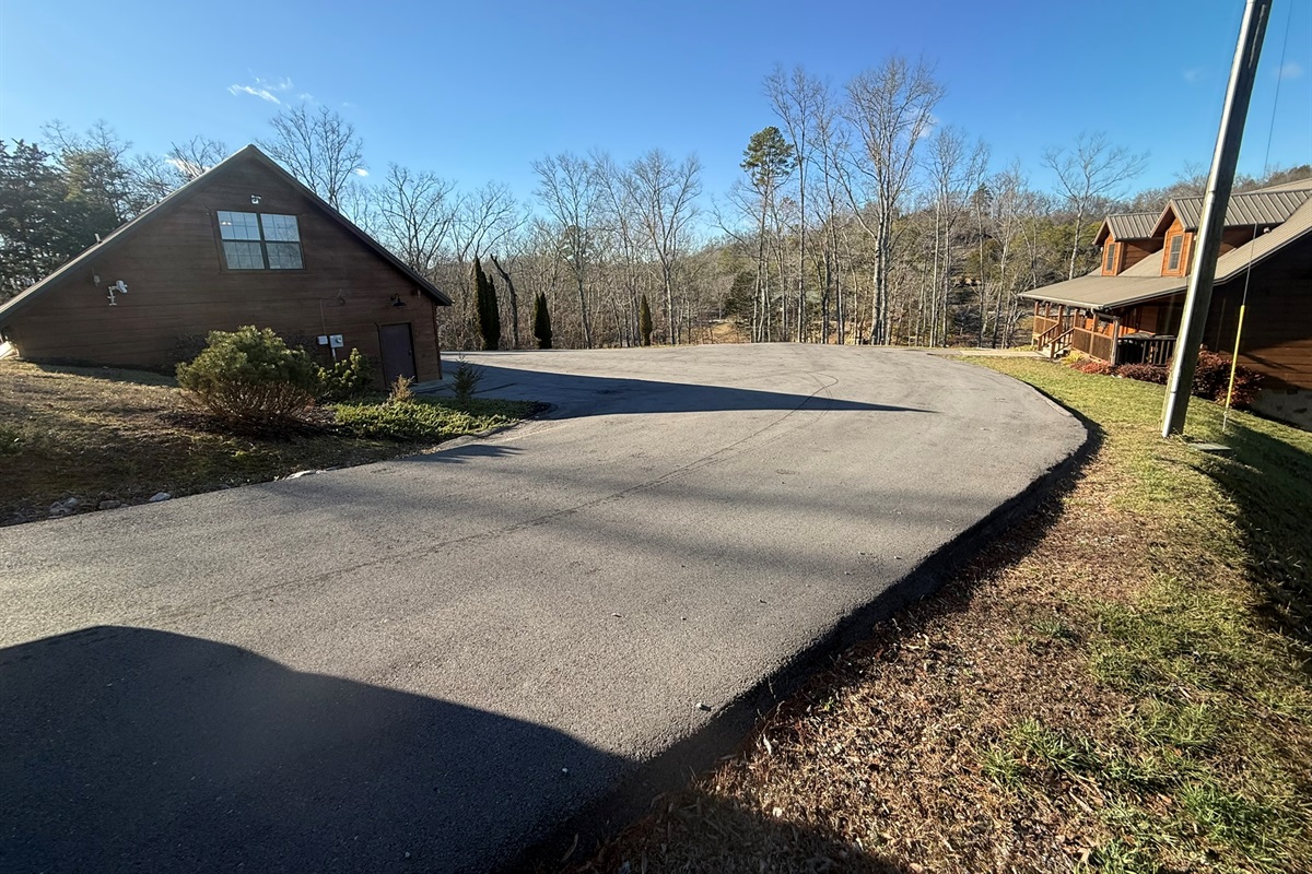 driveway to both cabins