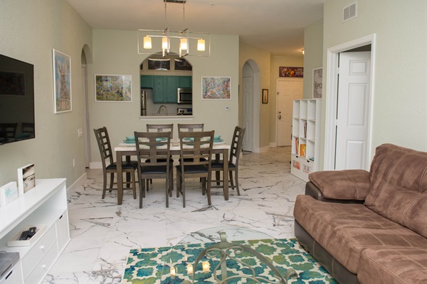 View back to foyer/kitchen