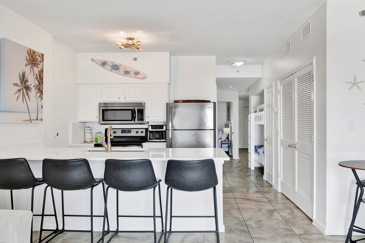 Breakfast Bar With Seating For 4