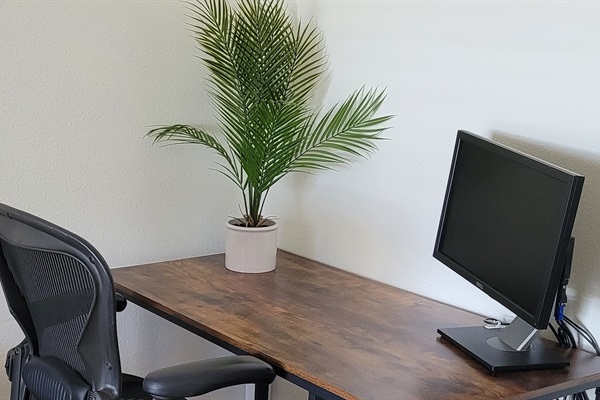 The workstation is located in the master bedroom.Utilize dual monitor when you plug the USB cord into your laptop.