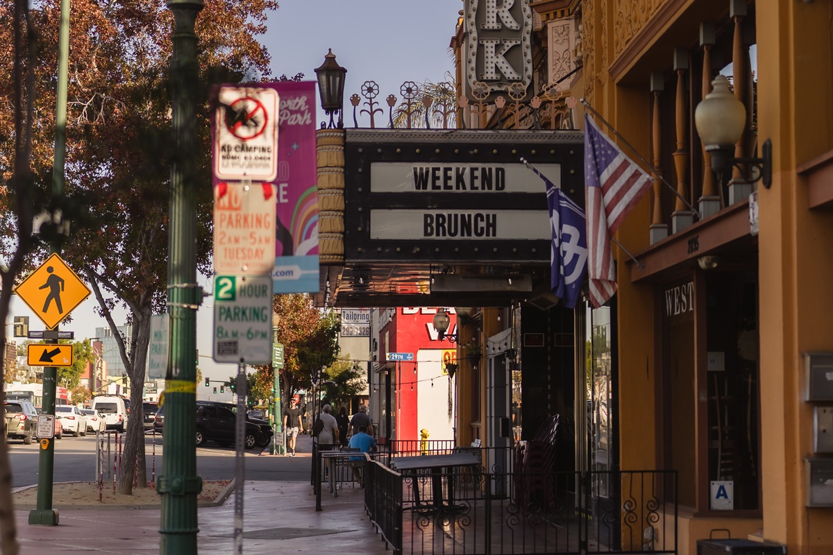 Weekend Brunch on the Boulevard. Local eats and charming streets! Grab a bite before the beach or a lazy afternoon nap. North Park is full of hip restaurants and breweries, a favorite spot for locals.