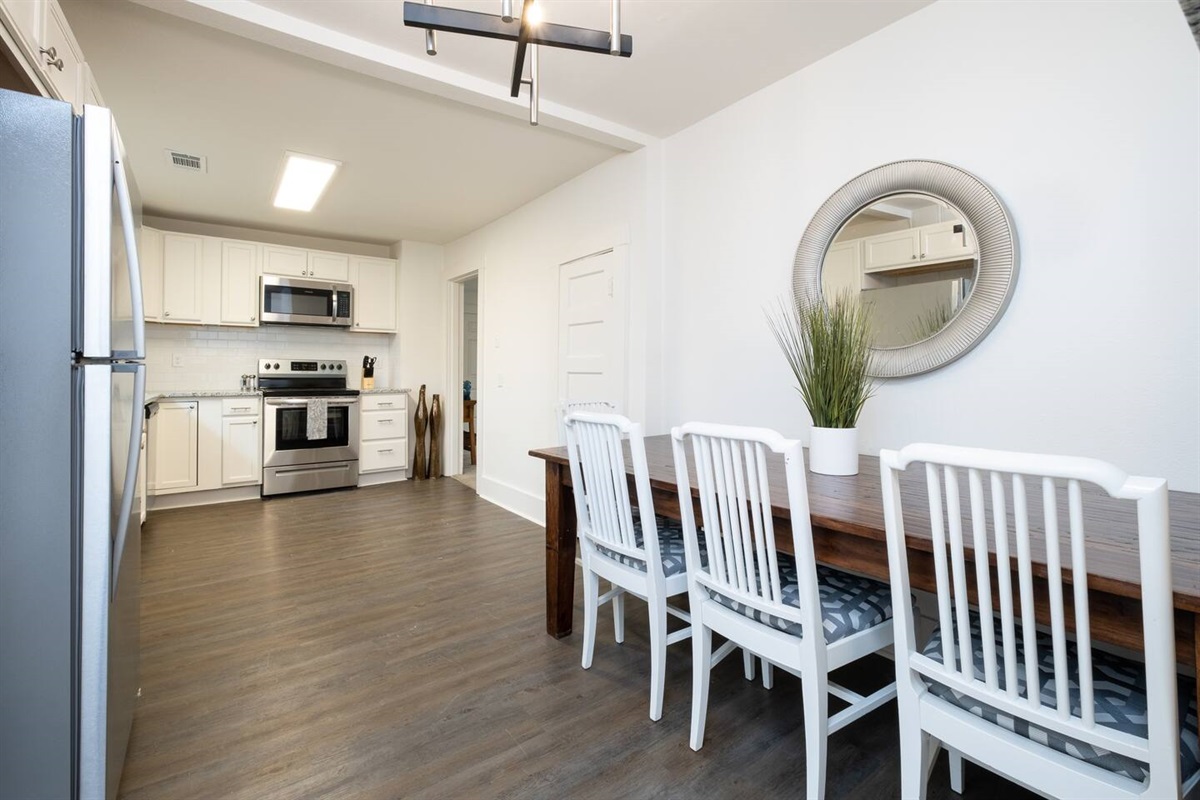 The Little Gray House in Capitol View Overnight Digs