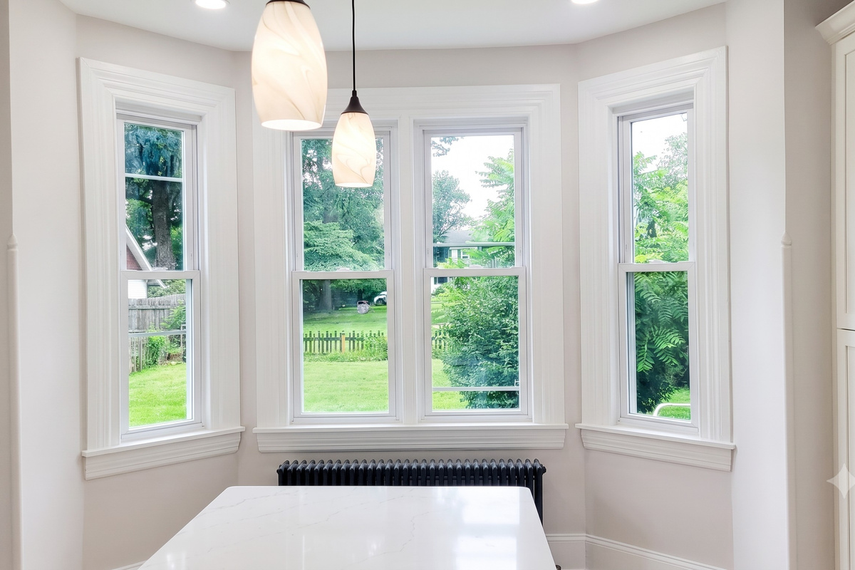 Seating for 3 in a bright space