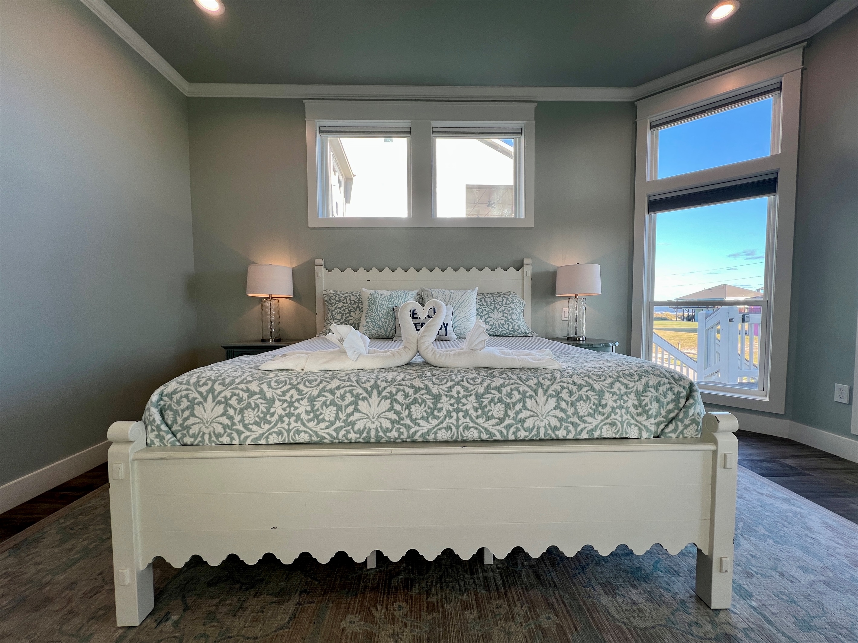 Crystal Paradise Primary Bedroom: Airy primary bedroom with king bed and stunning ocean views.