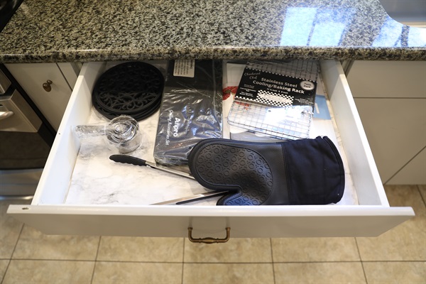 Kitchen drawer with kitchen supplies