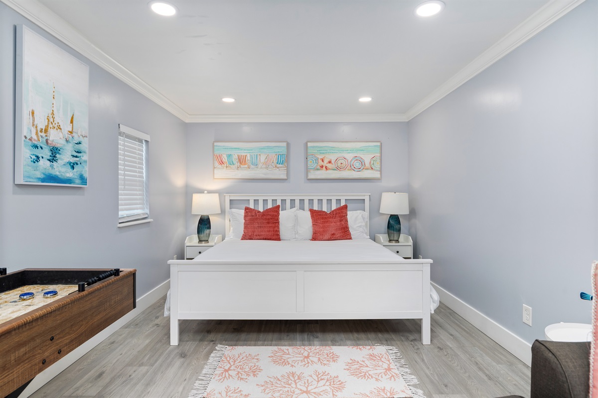 Casita guest bedroom with king bed