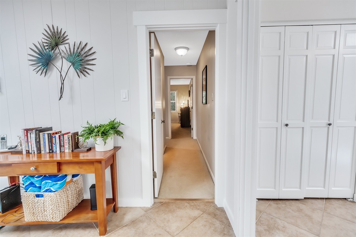 Hallway to bunkbedroom