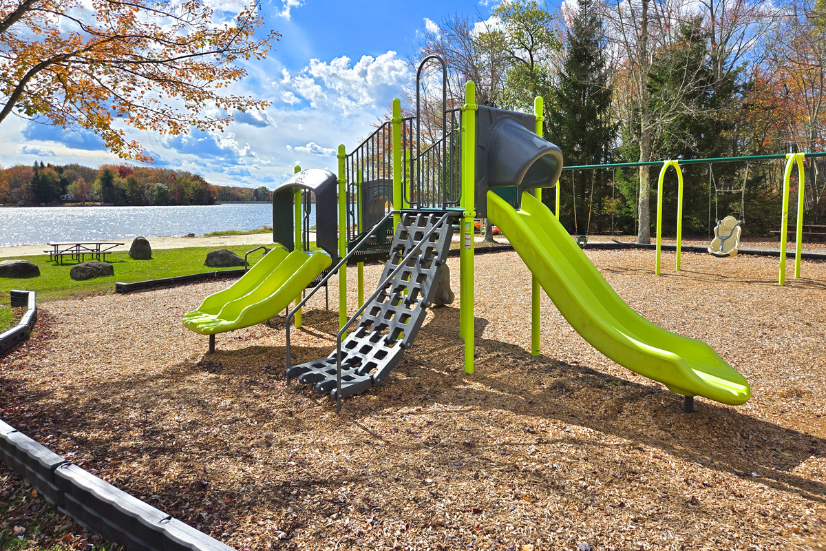 Community amenity (some are seasonal) - Arrowhead Lake - Serhii Vacation Rentals