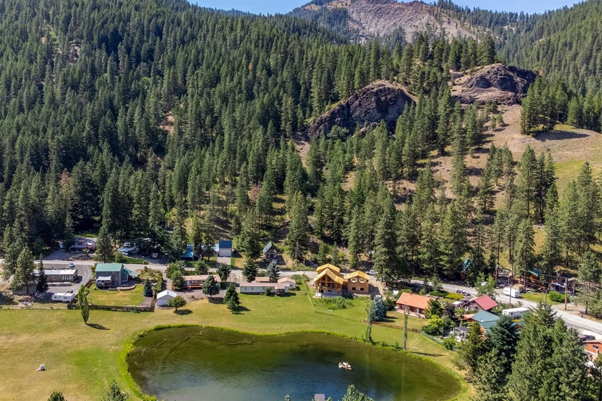 Bird’s-eye view of the cabin’s peaceful mountain setting.