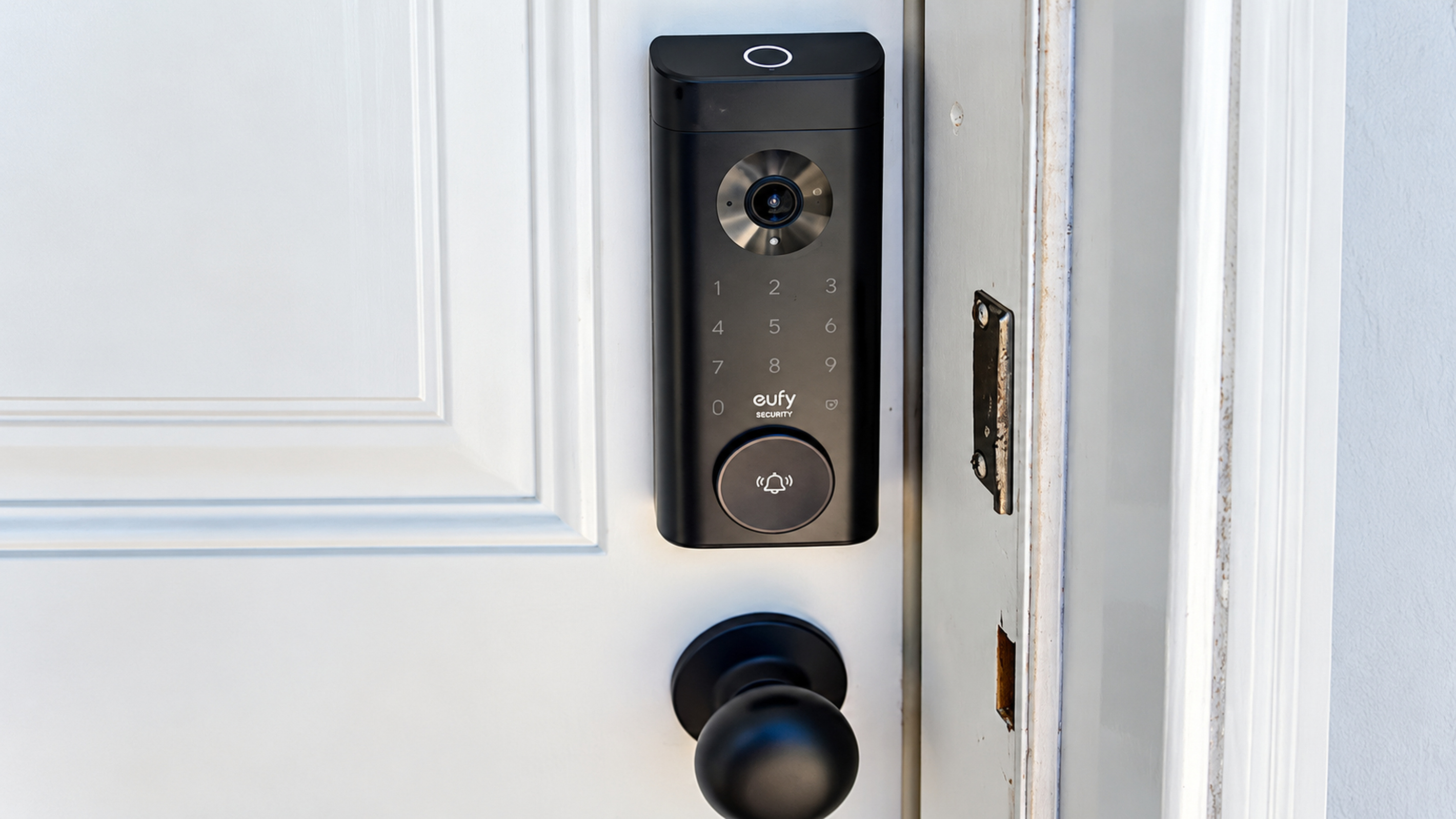 Arrive with ease! Smart keyless entry makes check-in simple and convenient.